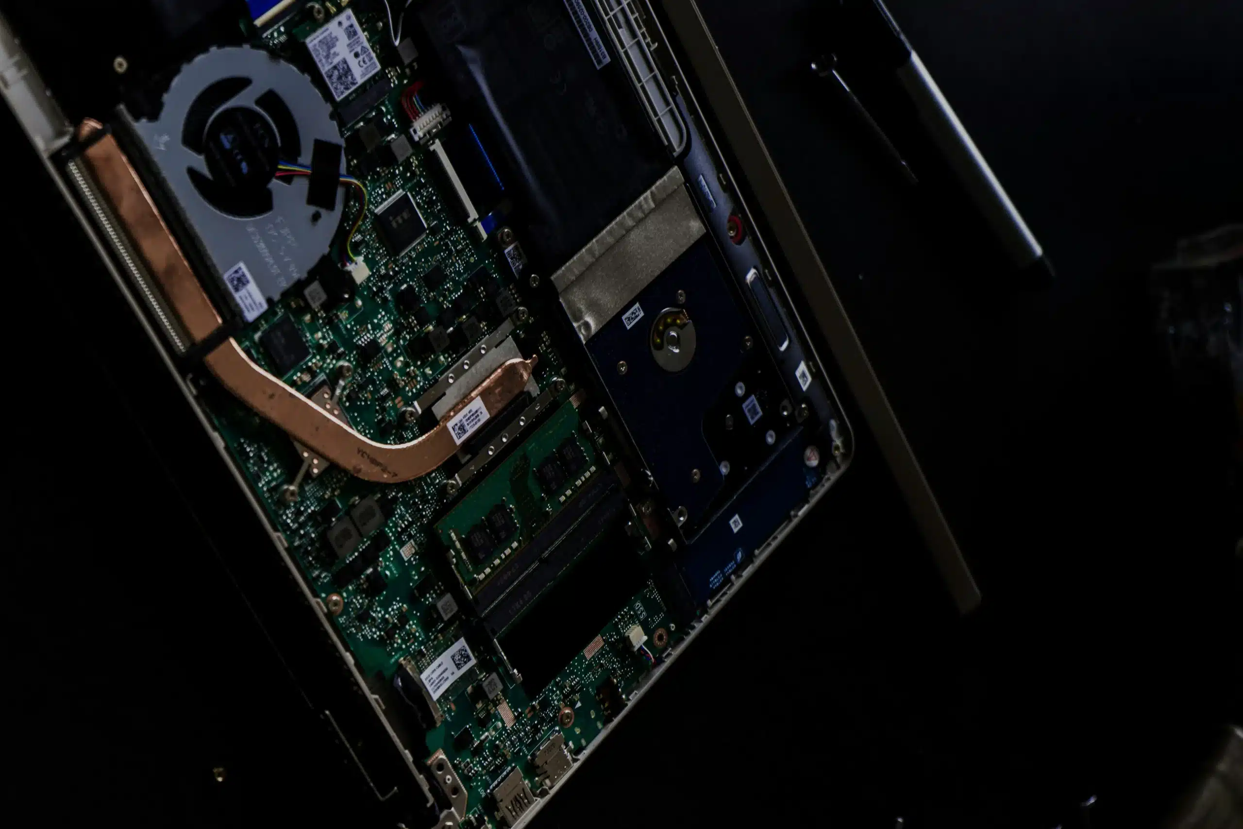 Lire la suite à propos de l’article Votre PC est lent ou plante ? Pourquoi une réinstallation propre est la meilleure solution (et comment je procède)